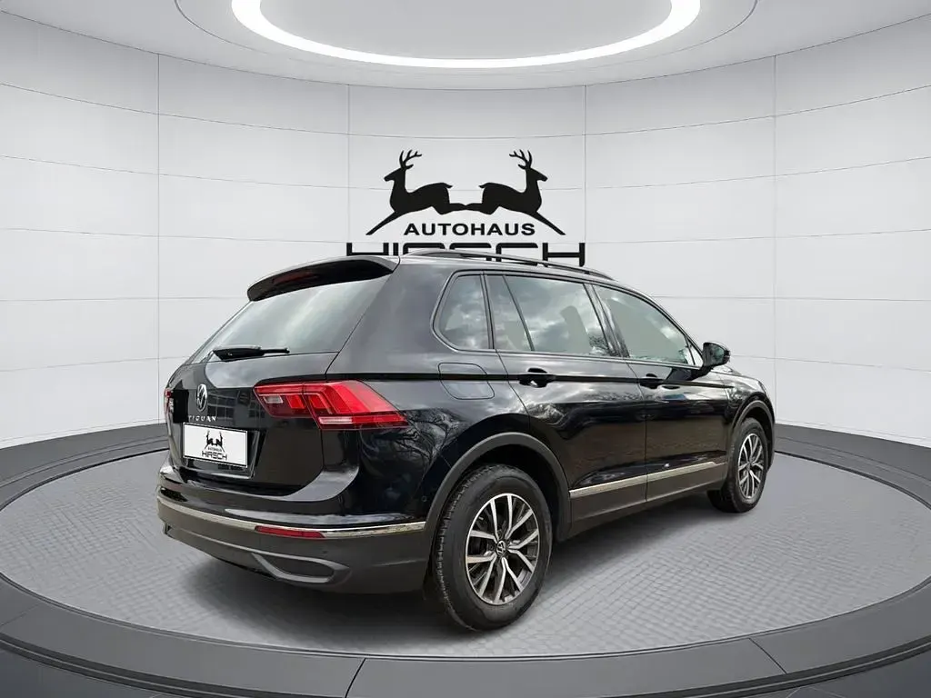 Gebraucht VW Tiguan Life 150 PS (110 kW) 2022 Schwarz SUV