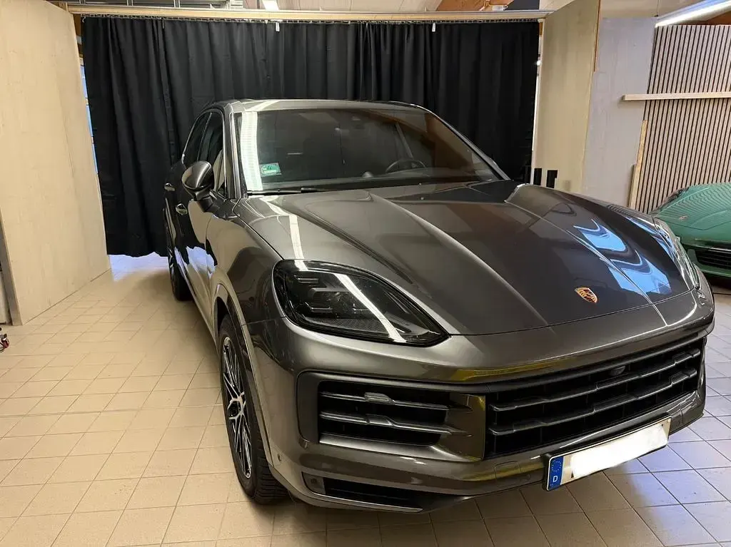 Gebraucht Porsche Cayenne 354 PS (260 kW) 2023 Grau SUV