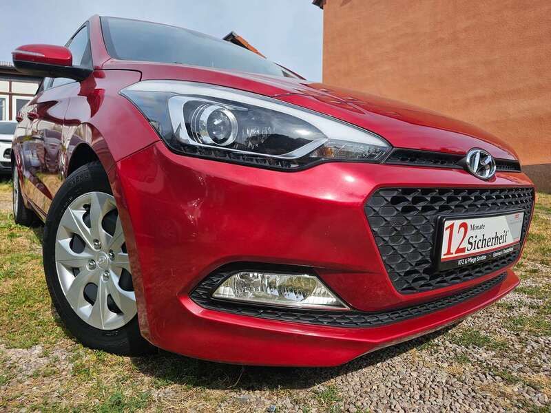 Red passion Gebraucht 2017 Hyundai i20 Trend Kleinwagen | 9.990 € (Fairer Preis) - Bild 1/4