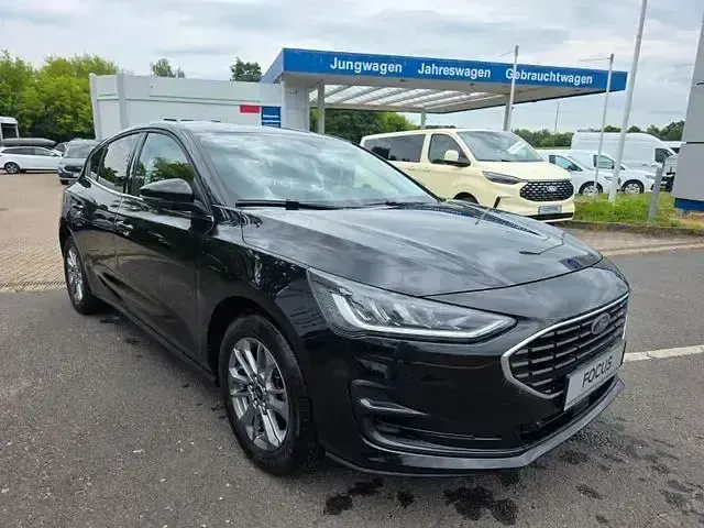 Gebraucht Ford Focus Titanium 125 PS (91 kW) 2022 Schwarz Limousine