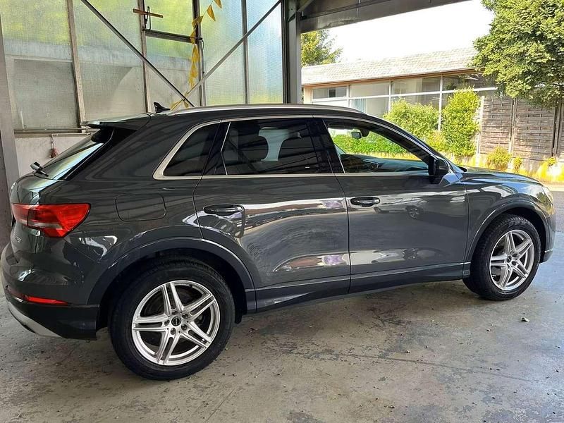 Gebraucht Audi Q3 Advanced 150 PS (110 kW) 2020 Nano gray metallic SUV
