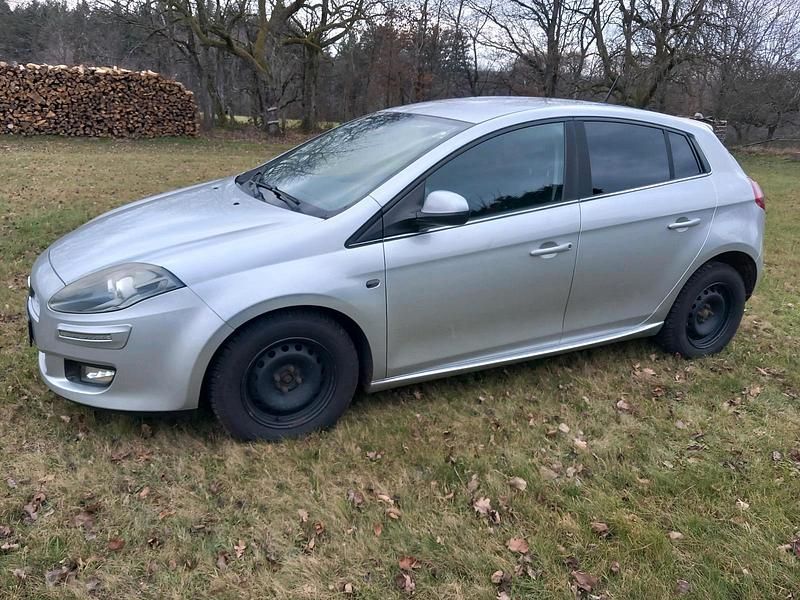 Gebraucht Fiat Bravo Dynamic 120 PS (88 kW) 2010 Grau Kleinwagen