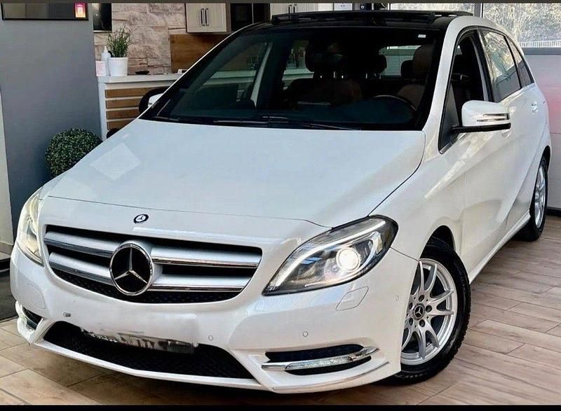 Gebraucht Mercedes B200 156 PS (114 kW) 2014 Weiß Van / Kleinbus