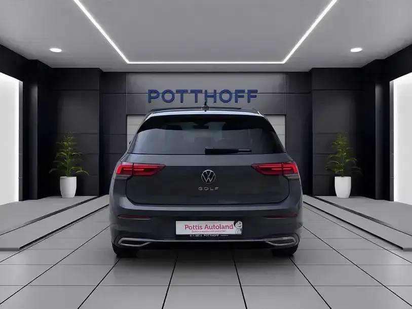Gebraucht VW Golf VIII Active 150 PS (110 kW) 2023 Delfingrau metallic Limousine