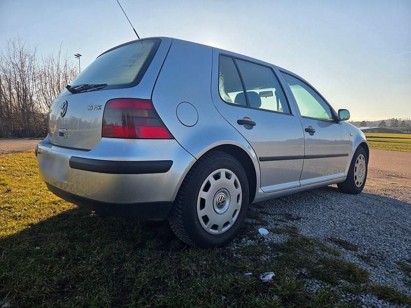 Gebraucht VW Golf IV 110 PS (80 kW) 2002 Silber Kleinwagen