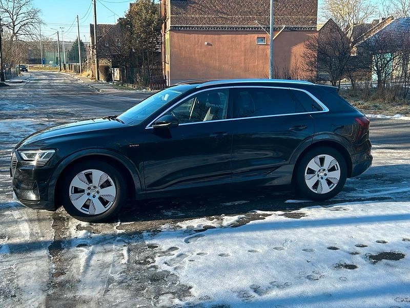 Schwarz Gebraucht 2020 Audi e-tron SUV | 24.900 € (Guter Preis) - Bild 1/4