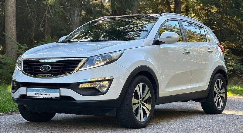 Weiß Gebraucht 2012 Kia Sportage DREAM-TEAM Edition SUV | 7.990 € (Fairer Preis) - Bild 1/4