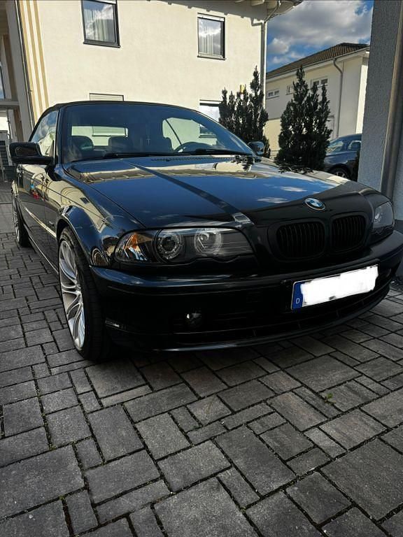 Gebraucht BMW 320 Cabriolet 170 PS (125 kW) 2001 Schwarz Cabrio