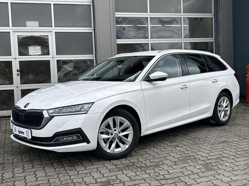Gebraucht Skoda Octavia Style 116 PS (85 kW) 2023 Candyweiss Kombi