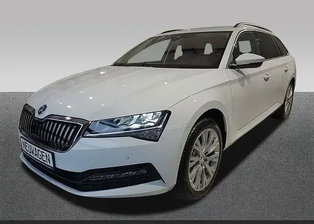 Gebraucht Skoda Superb Business Line 150 PS (110 kW) 2022 Weiß Kombi