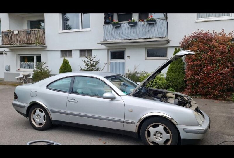 Silber Gebraucht 1999 Mercedes CLK200 Coupé | 2.200 € (Superpreis) - Bild 1/4