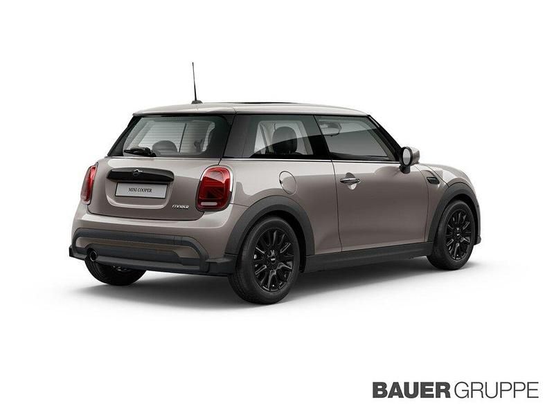 Używany Mini Cooper Classic 136 KM (100 kW) 2023 Szary Hatchback