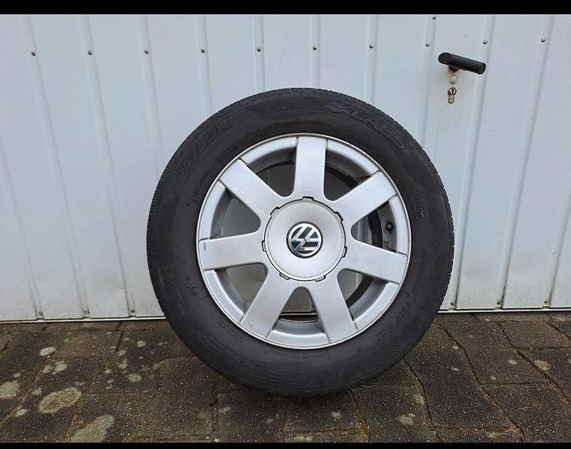 Second-hand VW Passat Basis 90 CP (66 kW) 2000 Argintiu Break