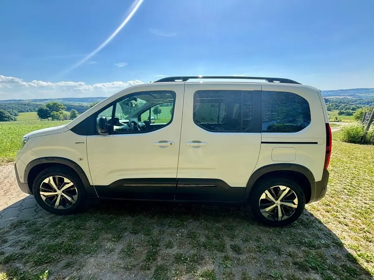 Gebraucht Peugeot Rifter GT 131 PS (96 kW) 2020 Weiß Van / Kleinbus