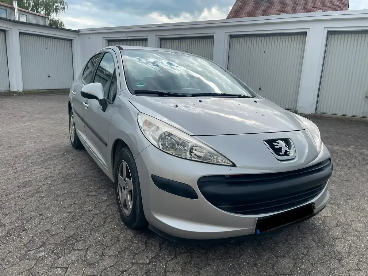 Gebraucht Peugeot 207 95 PS (69 kW) 2007 Silber Kleinwagen