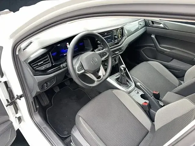 Gebraucht VW Polo Life 80 PS (58 kW) 2024 Pure white Limousine