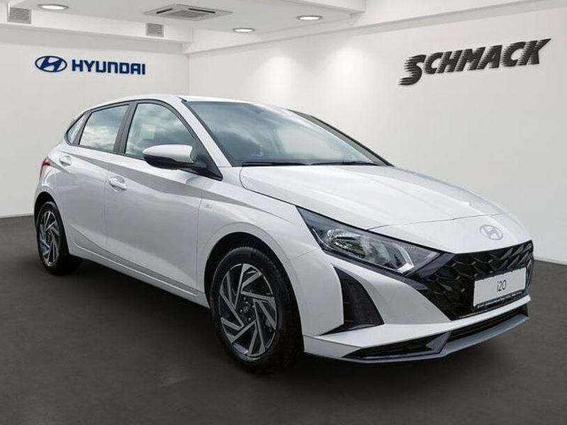 Gebraucht Hyundai i20 GO! 101 PS (74 kW) 2024 Weiß Limousine