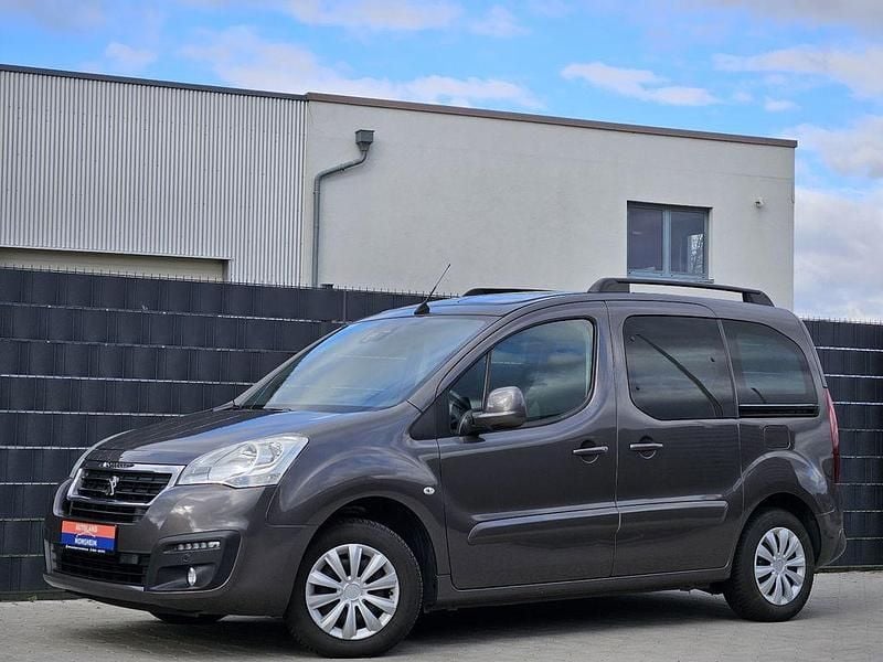 Gebraucht Peugeot Partner Tepee Allure 110 PS (80 kW) 2017 Grau Van / Kleinbus