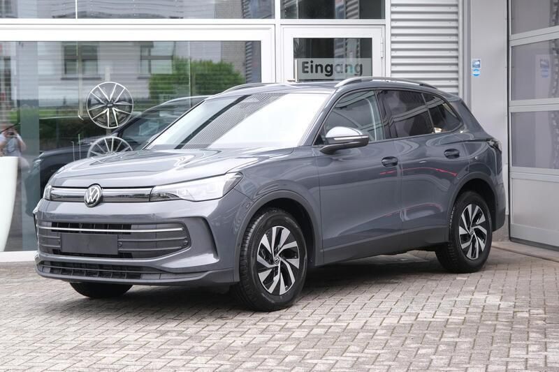 Delfingrau metallic Neu 2025 VW Tiguan Comfortline SUV | 44.189 € (Fairer Preis) - Bild 1/4
