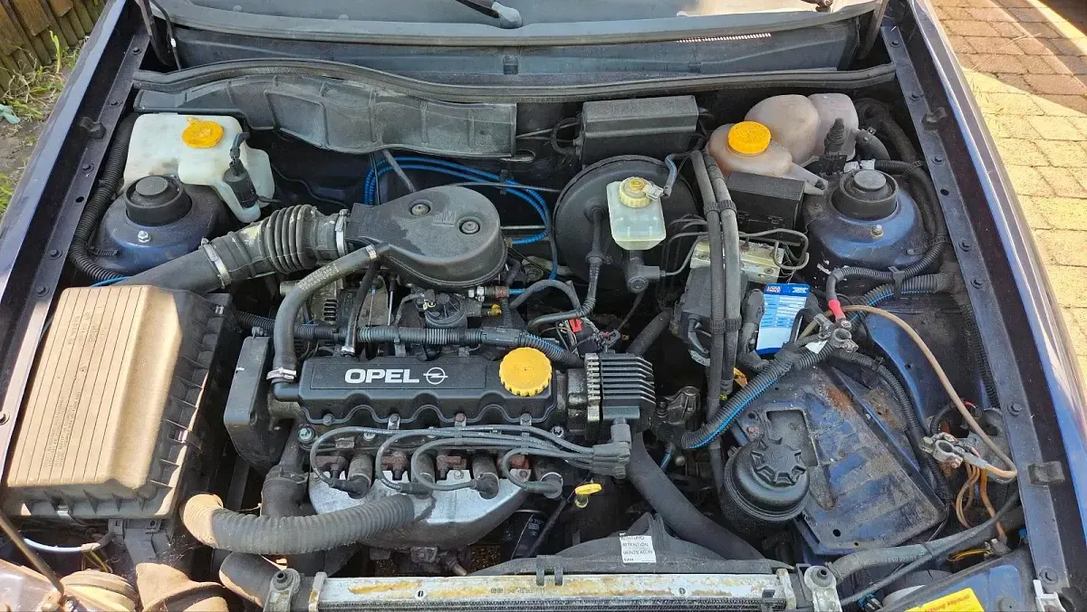 Gebraucht Opel Astra Cabriolet 75 PS (55 kW) 1998 Blau Cabrio