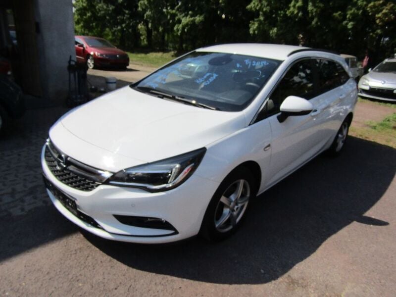 Gebraucht Opel Astra Business 110 PS (80 kW) 2018 Schneeweiss/summitwhite/arctic Kombi