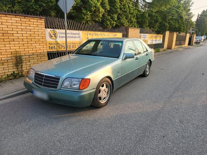 Grün Gebraucht 1991 Mercedes S500 SE Limousine | 4.599 € - Bild 1/4
