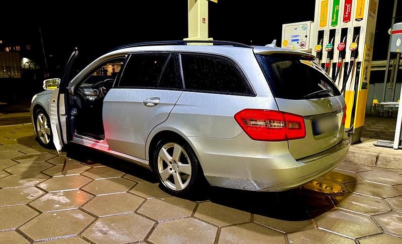 Gebraucht Mercedes E220 170 PS (125 kW) 2010 Silber Kombi