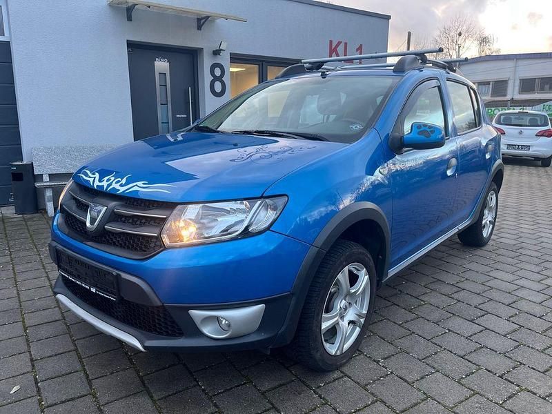 Blau Gebraucht 2013 Dacia Sandero Prestige Limousine | 5.490 € (Fairer Preis) - Bild 1/4