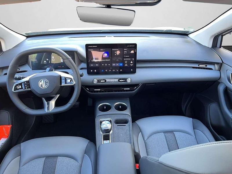 Gebraucht MG MG4 EV 139 kW (190 PS) 2026 Cosmic silver Kleinwagen
