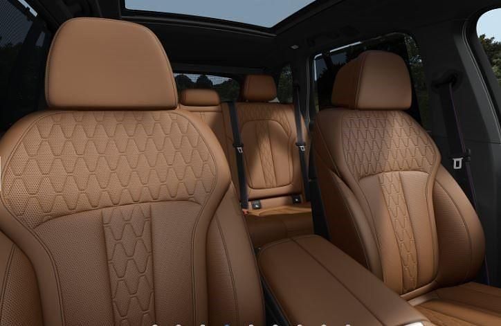 Gebraucht BMW X5 Exclusive 313 PS (230 kW) 2025 Black sapphire metallic SUV