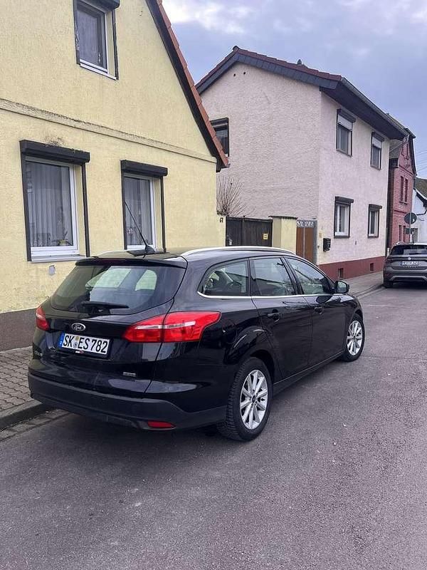 Gebraucht Ford Focus Cool & Connect 125 PS (91 kW) 2017 Kombi