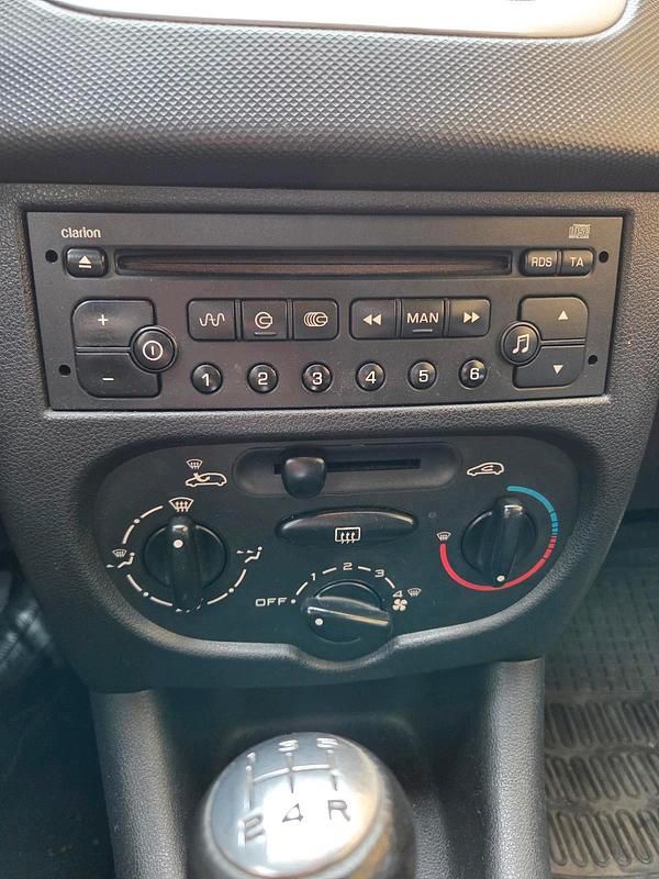 Gebraucht Peugeot 206+ 68 PS (50 kW) 2010 Grau Kleinwagen