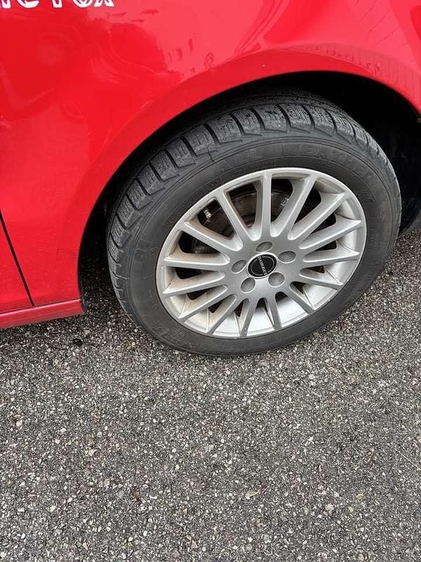 Gebraucht VW Fox 54 PS (39 kW) 2008 Rot Kleinwagen