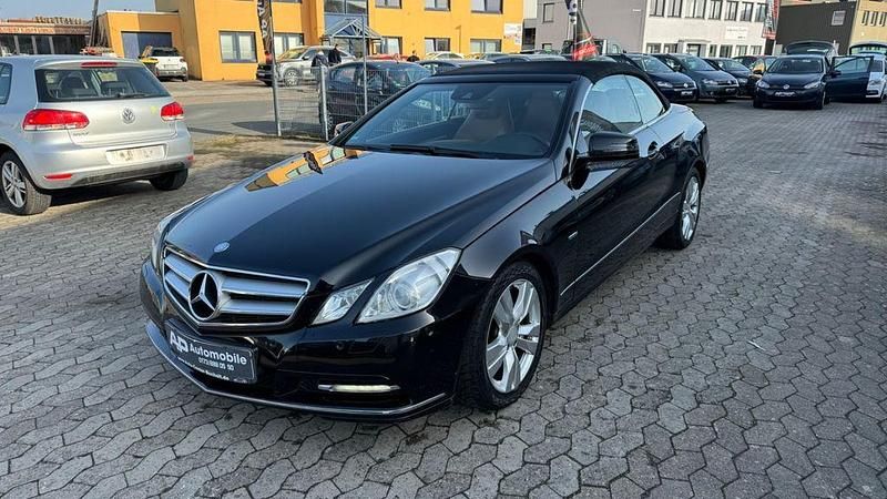Gebraucht Mercedes E250 204 PS (150 kW) 2011 Schwarz Cabrio