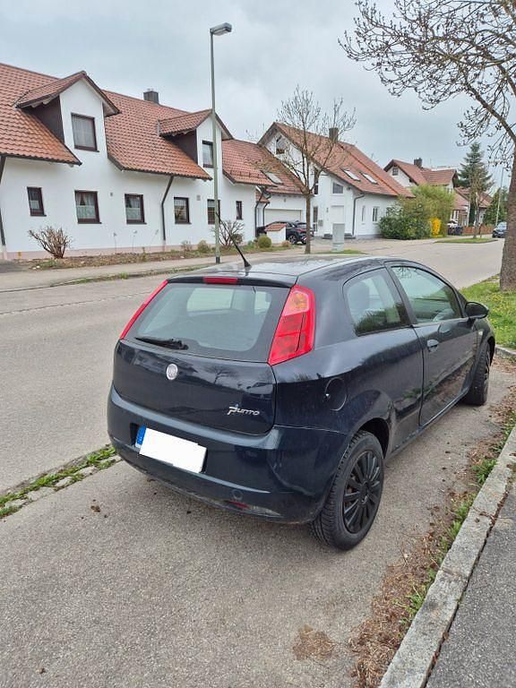 Gebraucht Fiat Punto Active 65 PS (47 kW) 2009 Blau Kleinwagen