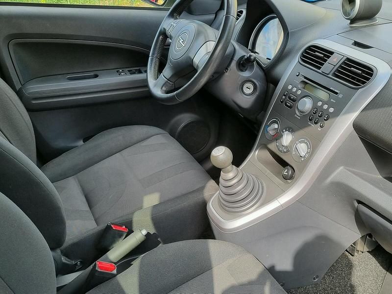 Gebraucht Opel Agila 86 PS (63 kW) 2008 Grün Kleinwagen