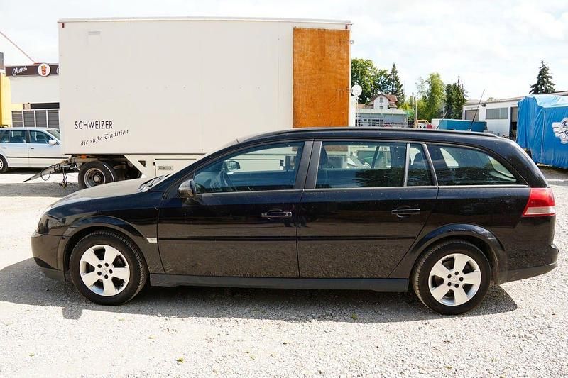 Schwarz Gebraucht 2005 Opel Vectra Kombi | 1.390 € (Fairer Preis) - Bild 1/4