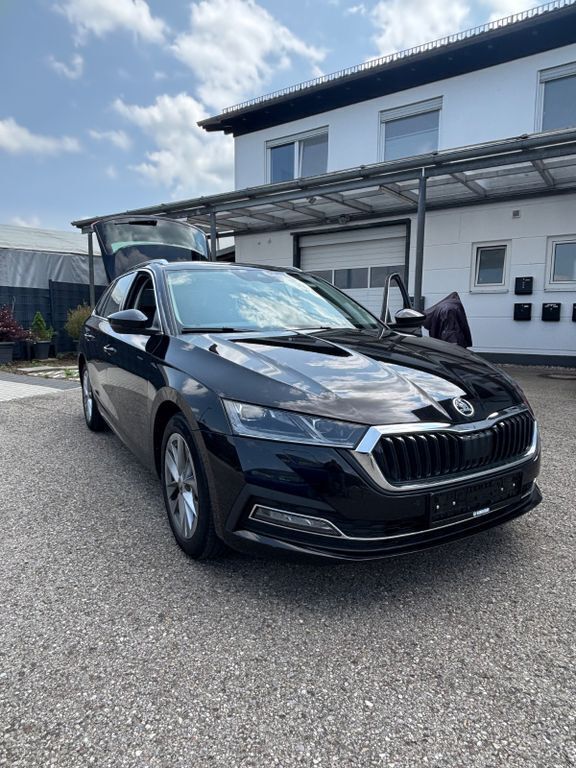 Schwarz Gebraucht 2021 Skoda Octavia Style Kombi | 22.500 € (Etwas zu teuer) - Bild 1/4