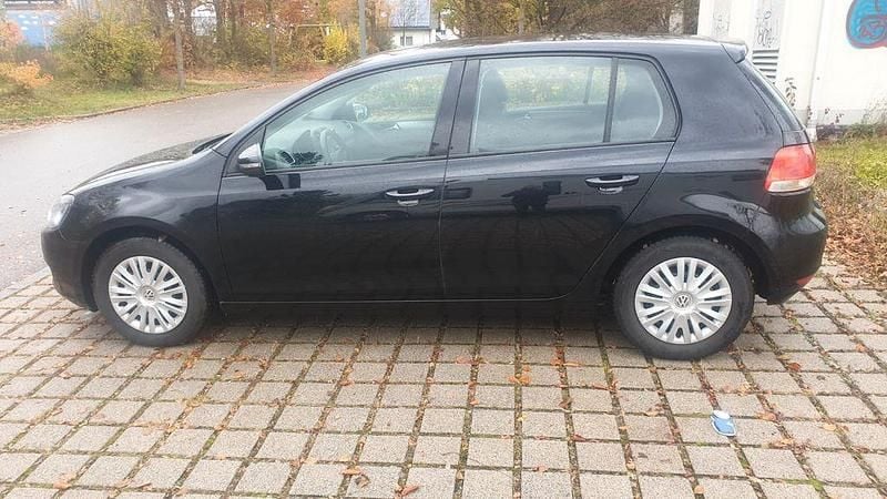 Gebraucht VW Golf VII Trendline 80 PS (58 kW) 2012 Schwarz Limousine