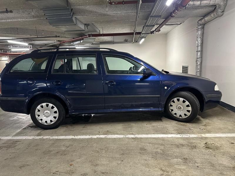 Blau Gebraucht 2004 Skoda Octavia Kombi | 1.450 € (Guter Preis) - Bild 1/4