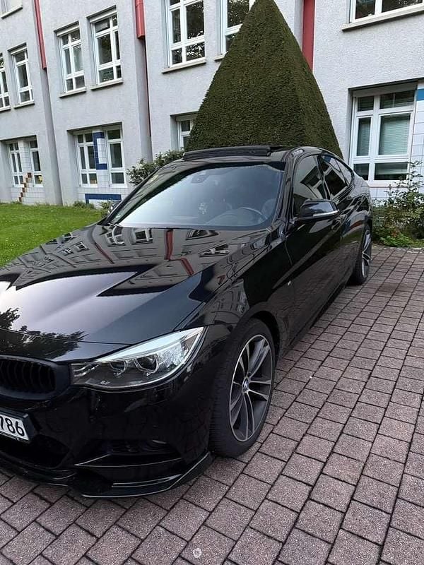 Schwarz Gebraucht 2014 BMW 330 Limousine | 16.800 € (Guter Preis) - Bild 1/3