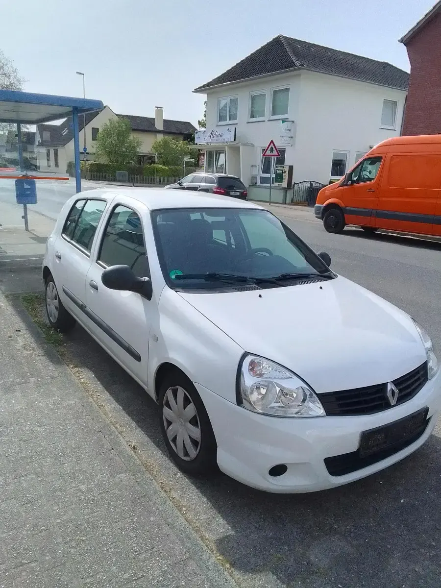 Gebraucht Renault Clio 75 PS (55 kW) 2011 Weiß Kleinwagen