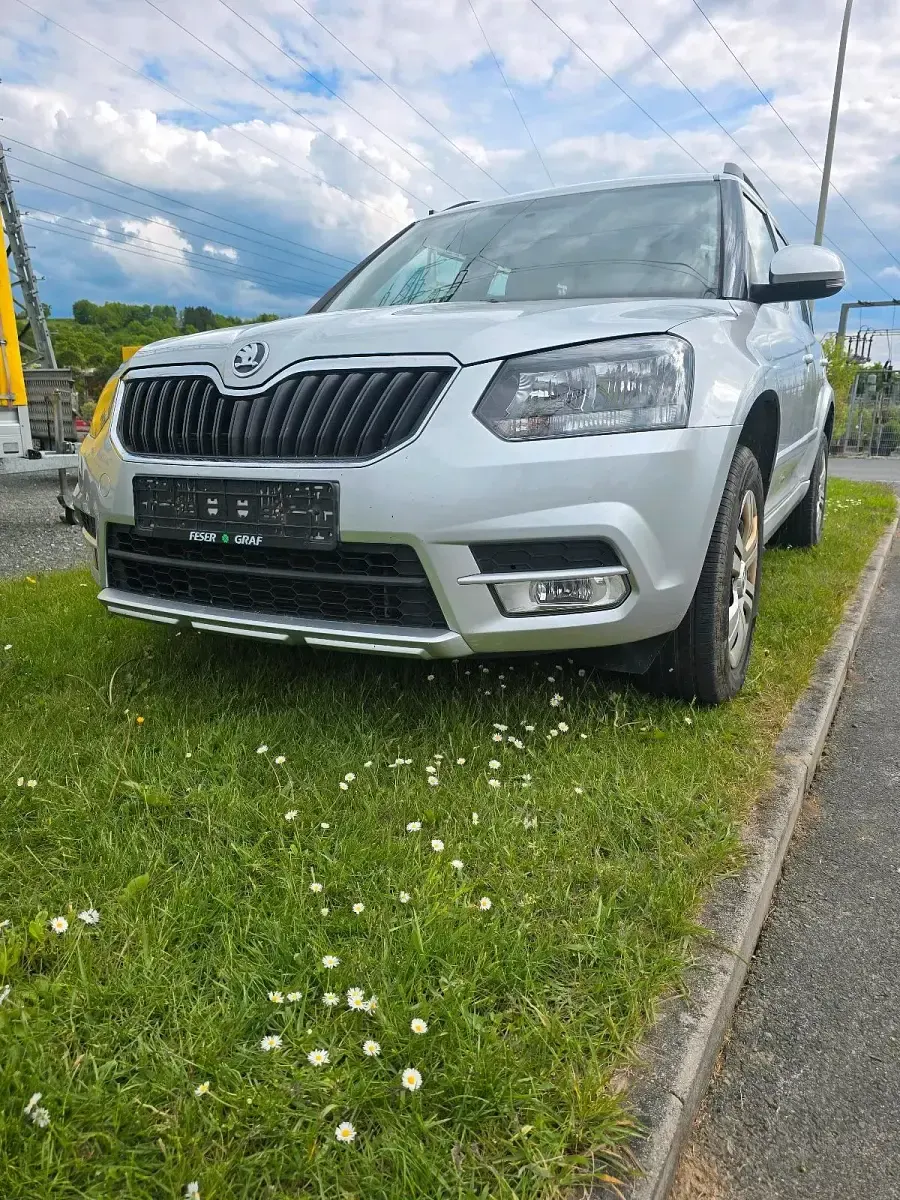 Używany Skoda Yeti 110 KM (80 kW) 2015 Srebrny SUV
