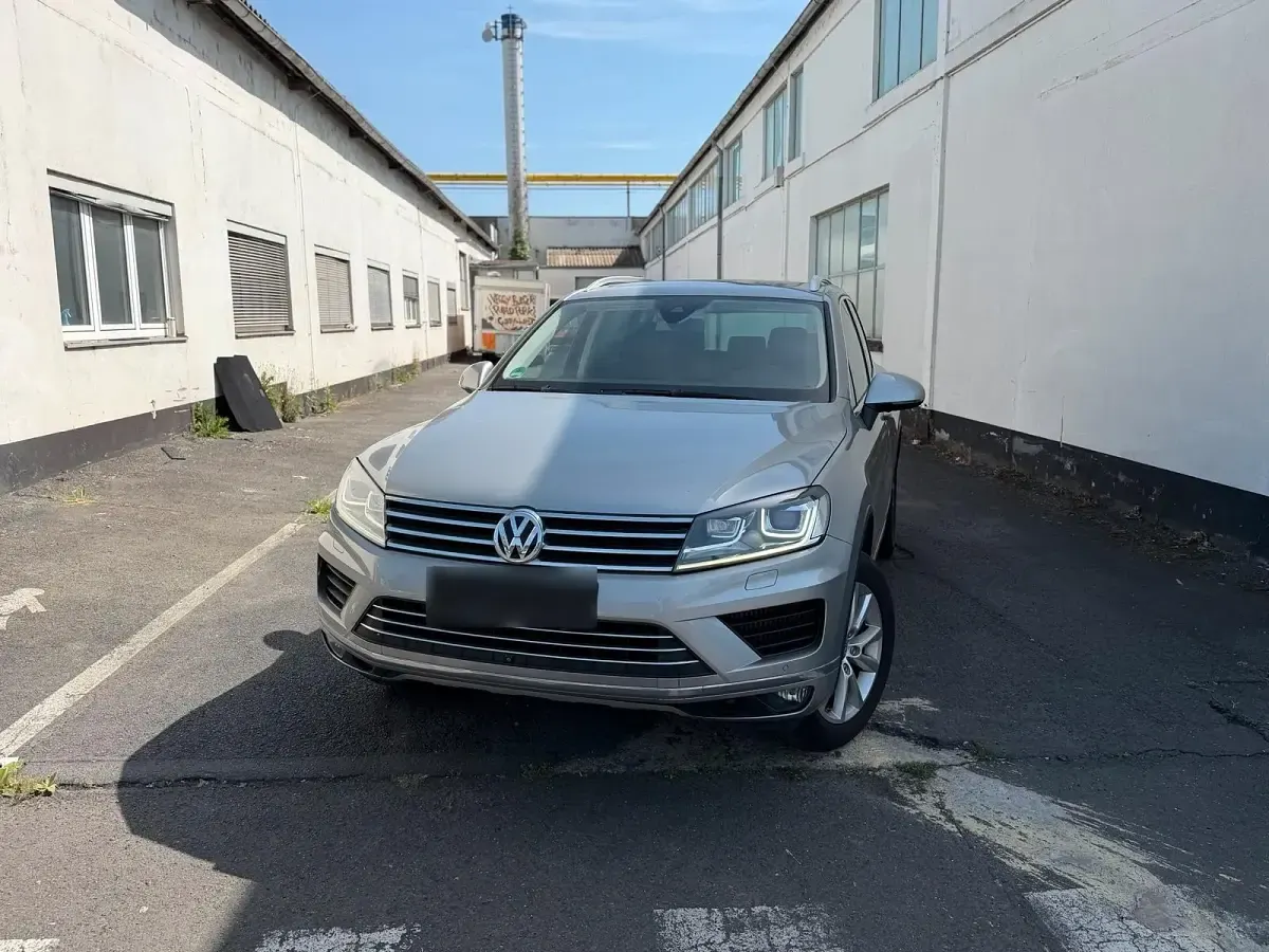 Gebraucht VW Touareg 262 PS (192 kW) 2016 Silber SUV
