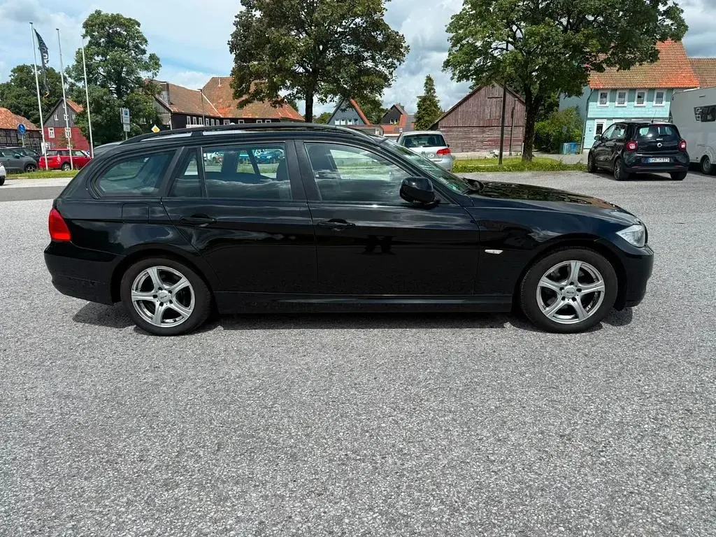 Gebraucht BMW 318 143 PS (105 kW) 2009 Kombi