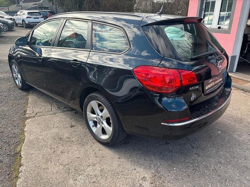 Gebraucht Opel Astra Style 136 PS (100 kW) 2014 Schwarz Kombi