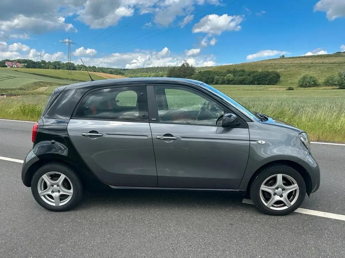 Gebraucht Smart ForFour Passion 71 PS (52 kW) 2015 Grau Kleinwagen