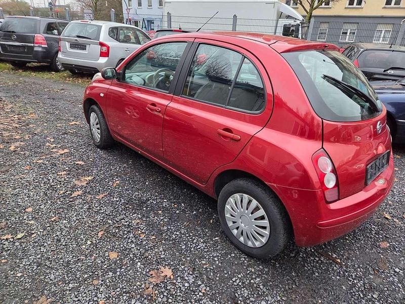 Gebraucht Nissan Micra 65 PS (47 kW) 2008 Emotion red (m) Kleinwagen