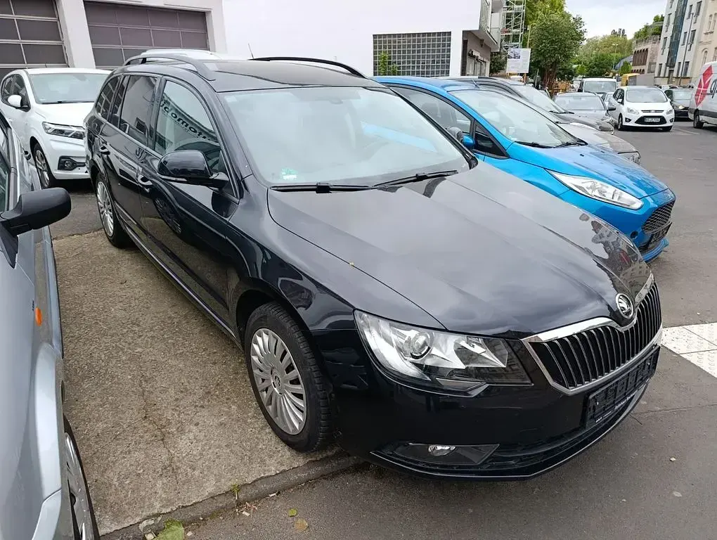 Gebraucht Skoda Superb Active 160 PS (117 kW) 2015 Schwarz Kombi