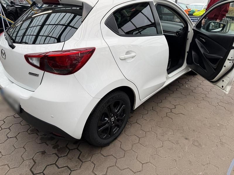 Gebraucht Mazda 2 Kizoku 90 PS (66 kW) 2019 Weiß Kleinwagen